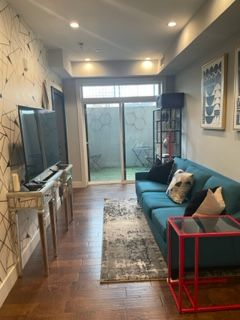 Chic Home Away from Home - Photo 4