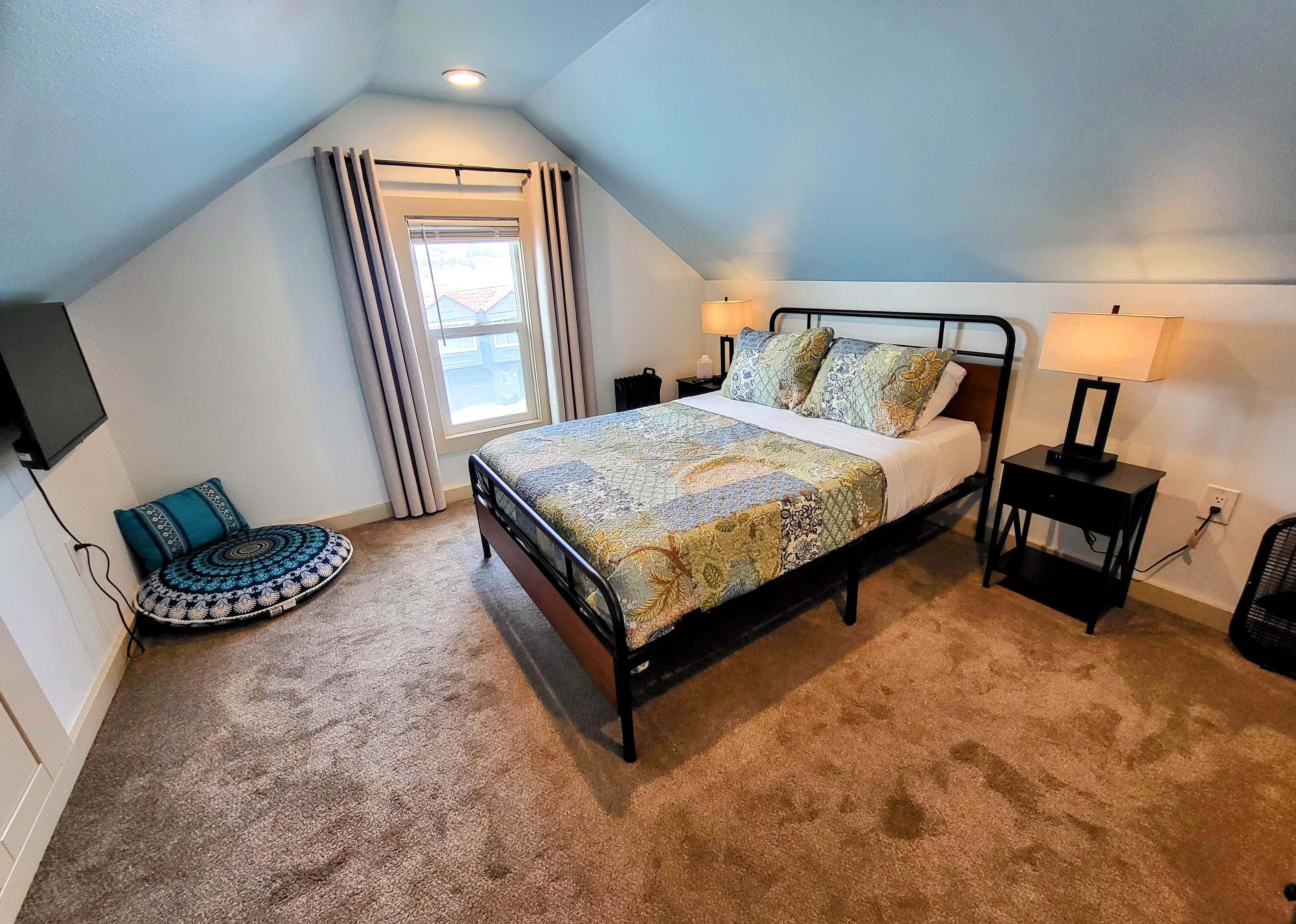 Private Suite with Bedroom, Bathroom, & Den - Photo 2