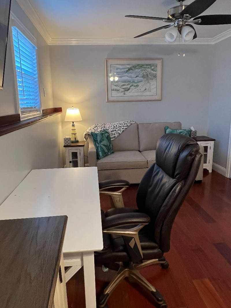 1 BD/BA Fully Furnished Apartment with Kitchenette - Photo 11