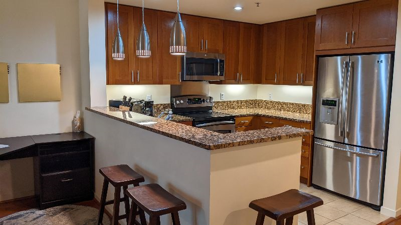 Quiet Condo in the Heart of the City less than 2mi from 5 hospital campuses - Photo 4