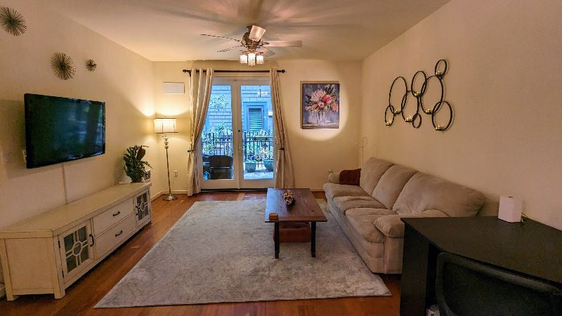Quiet Condo in the Heart of the City less than 2mi from 5 hospital campuses - Photo 6