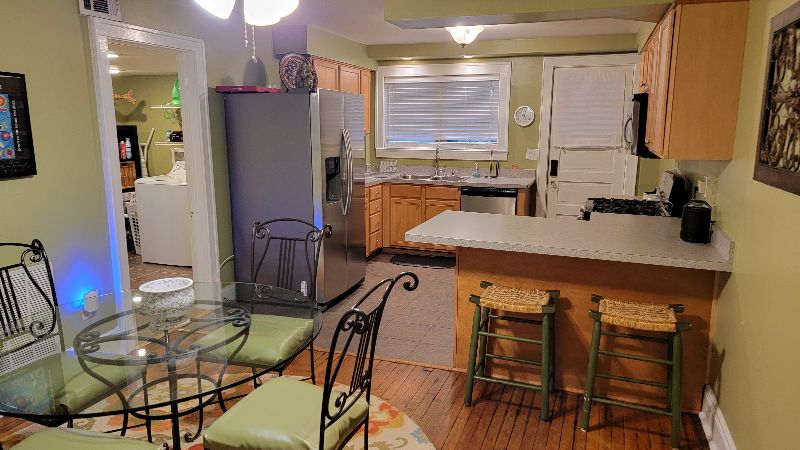 City of Decatur Triplex 2br 1 ba - Photo 3