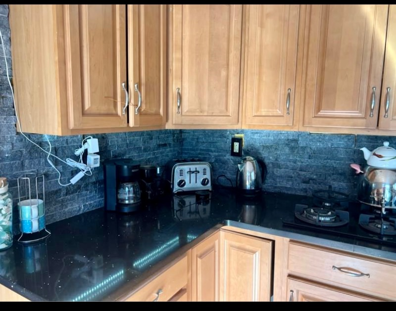 Glen Cove NY- Guest House - Photo 1