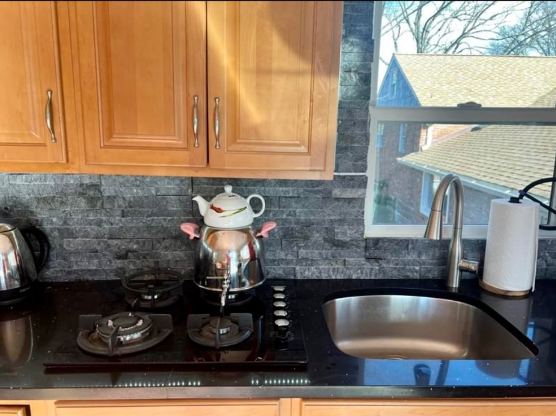 Glen Cove NY- Guest House - Photo 8