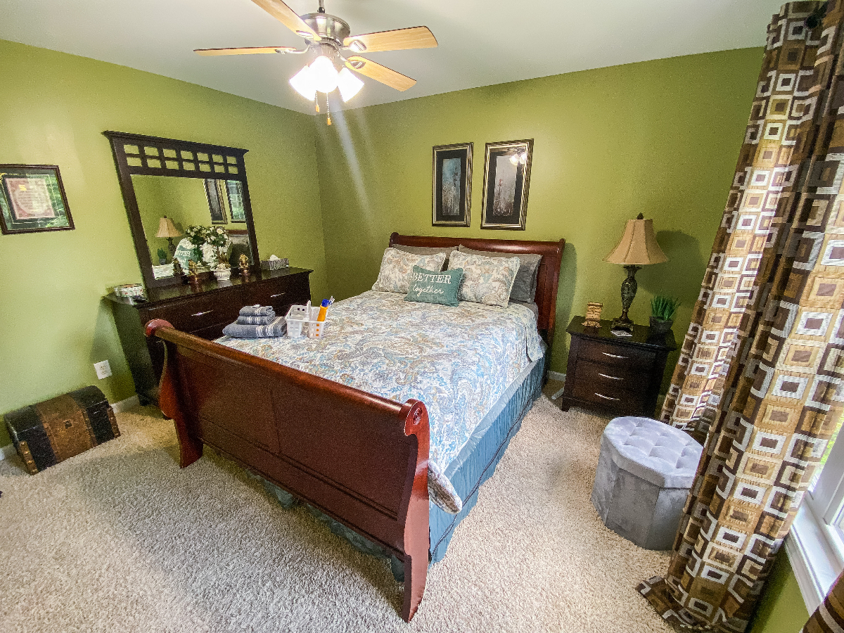 Private Room - Healthcare 2 GREEN -CelestialOasis