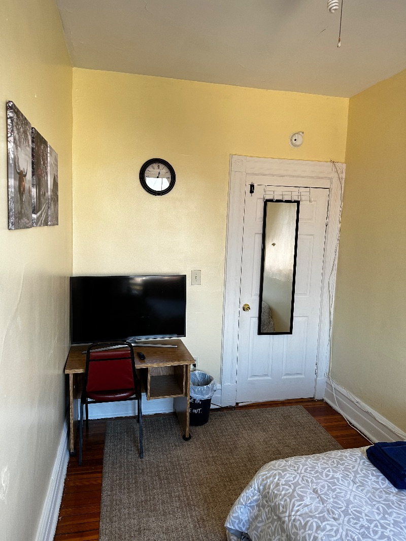 Private Room in the Heart of Downtown Albany - Photo 3