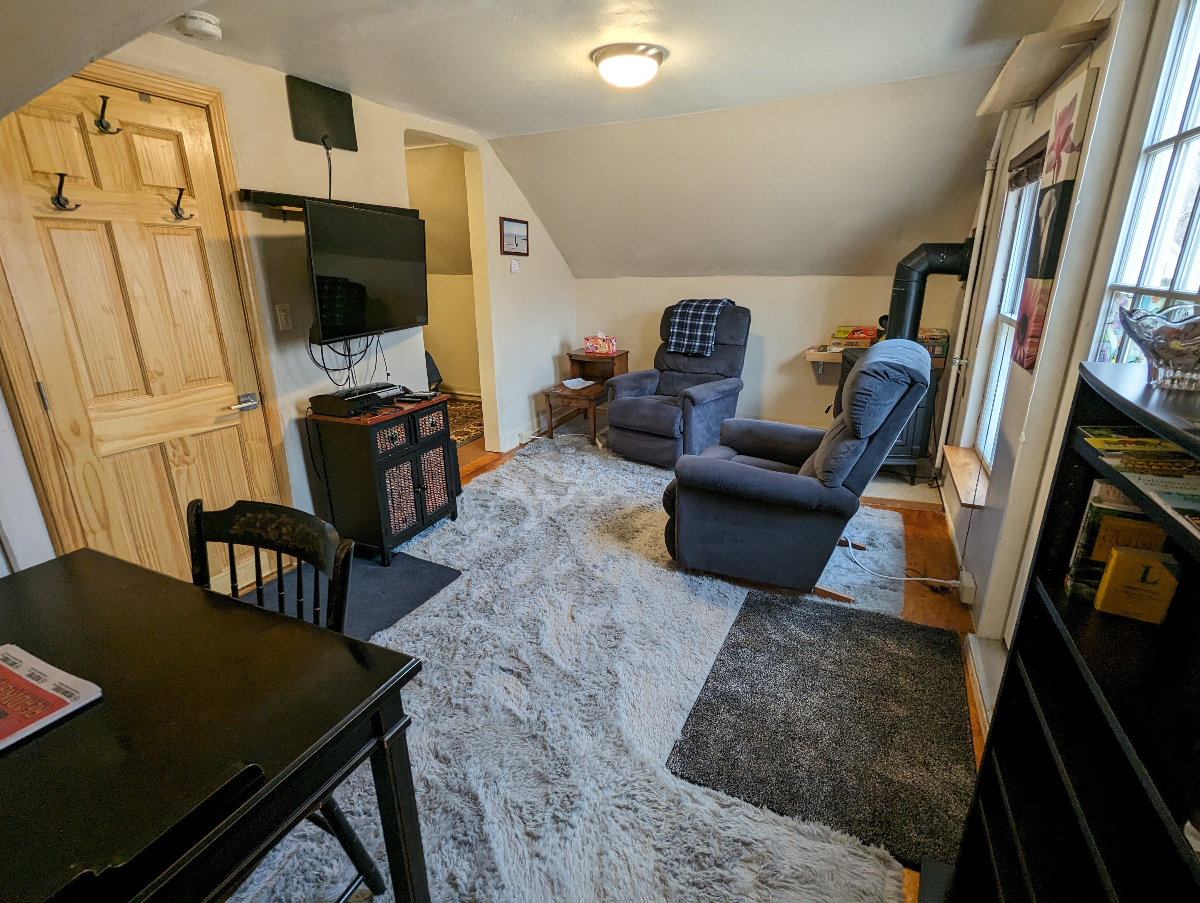 Winooski Private 1 Bed Unit in Duplex - Photo 3