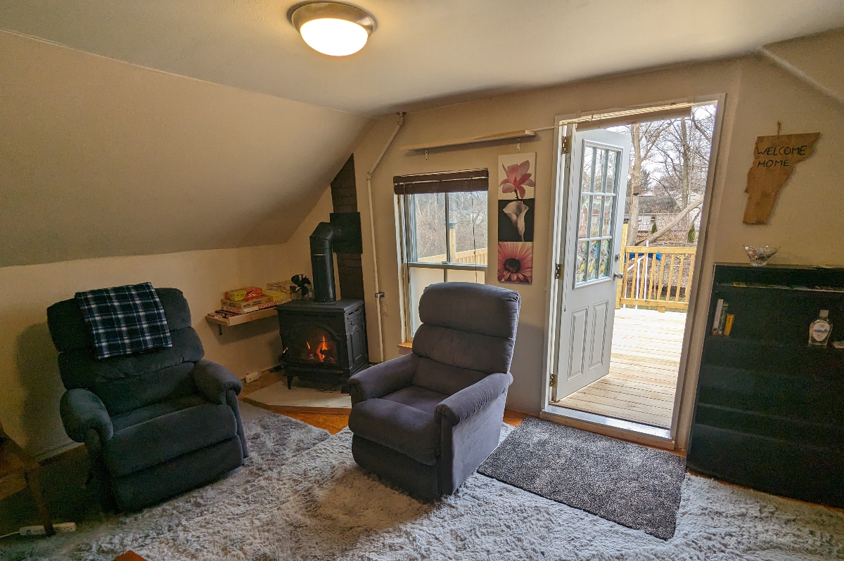 Winooski Private 1 Bed Unit in Duplex - Photo 4