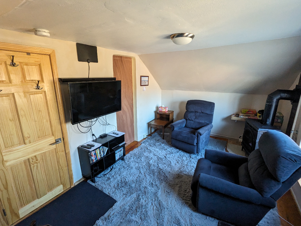 Winooski Private 1 Bed Unit in Duplex - Photo 2