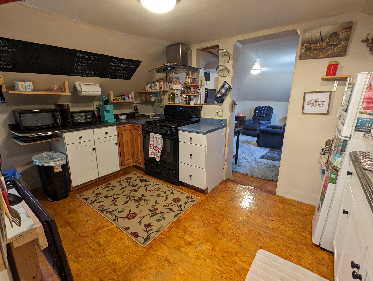 Winooski Private 1 Bed Unit in Duplex - Photo 10
