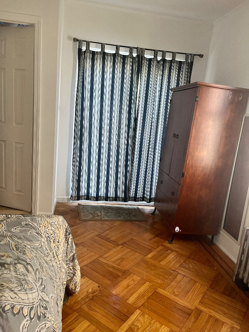 Spacious living in a quiet convenient neighborhood - Photo 2
