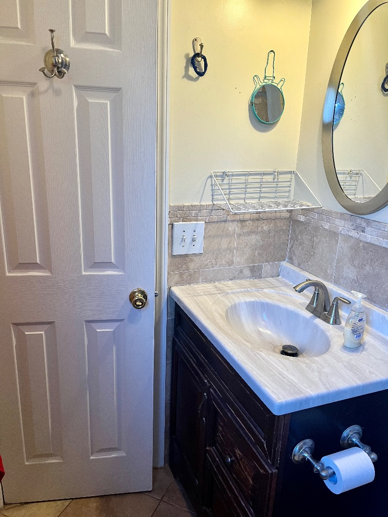 Spacious living in a quiet convenient neighborhood - Photo 7