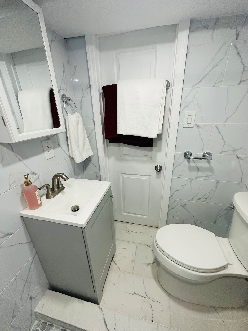 Newly renovated cozy apartment in Fresh Meadows Queens - Photo 7