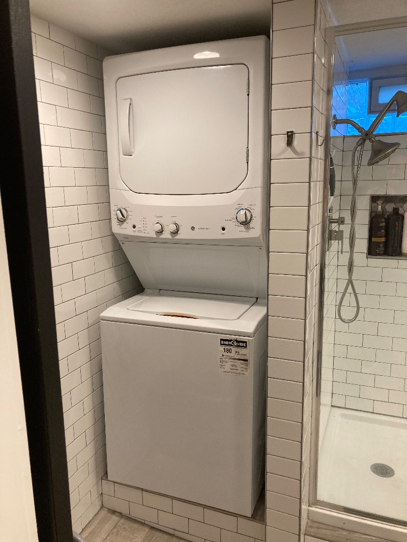 2 bd 2nd fl Completely updated , studio