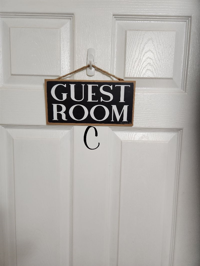 Guess Room A - Photo 2
