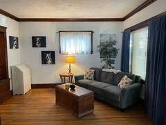 Quite 2 Bedroom in heart of Cleveland