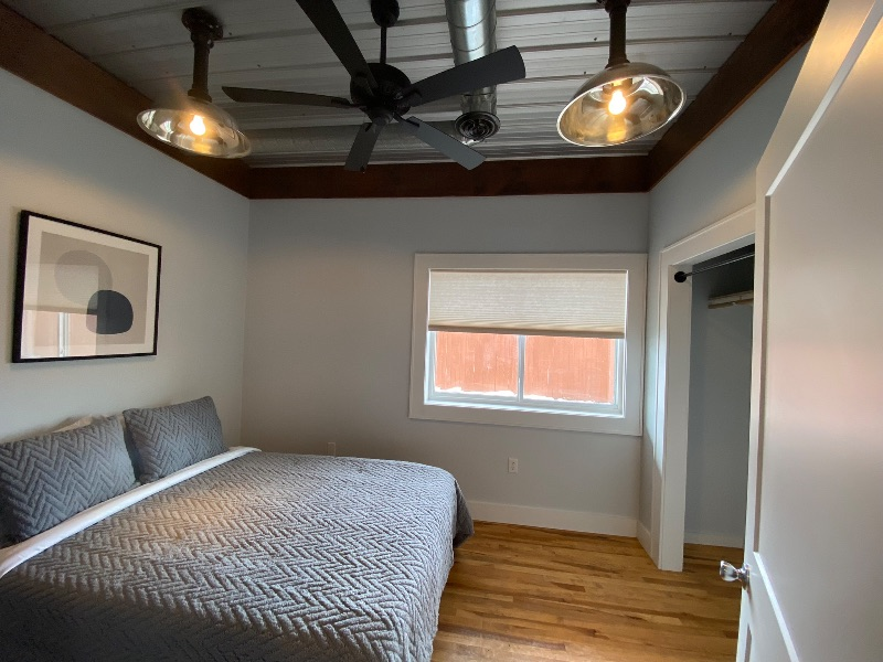 Beautifully created apartment minutes away from St Josephs, Crouse and Upstate Hospitals - Photo 6