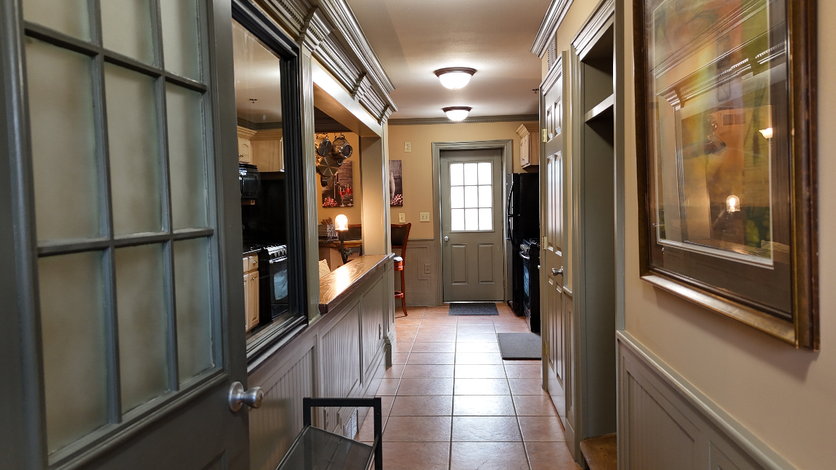 Beautifully created apartment minutes away from St Josephs, Crouse and Upstate Hospitals - Photo 2
