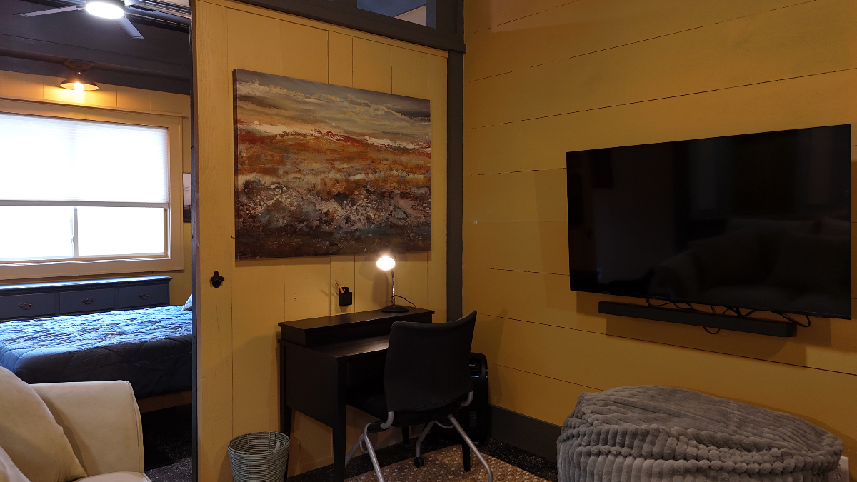 Beautifully created apartment minutes away from St Josephs, Crouse and Upstate Hospitals - Photo 7