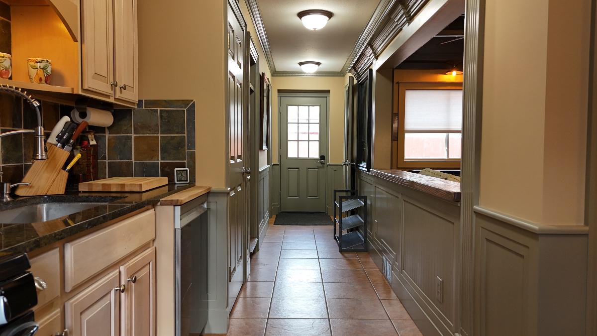 Beautifully created apartment minutes away from St Josephs, Crouse and Upstate Hospitals - Photo 4