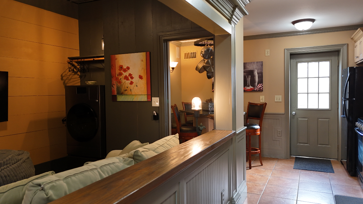 Beautifully created apartment minutes away from St Josephs, Crouse and Upstate Hospitals - Photo 5