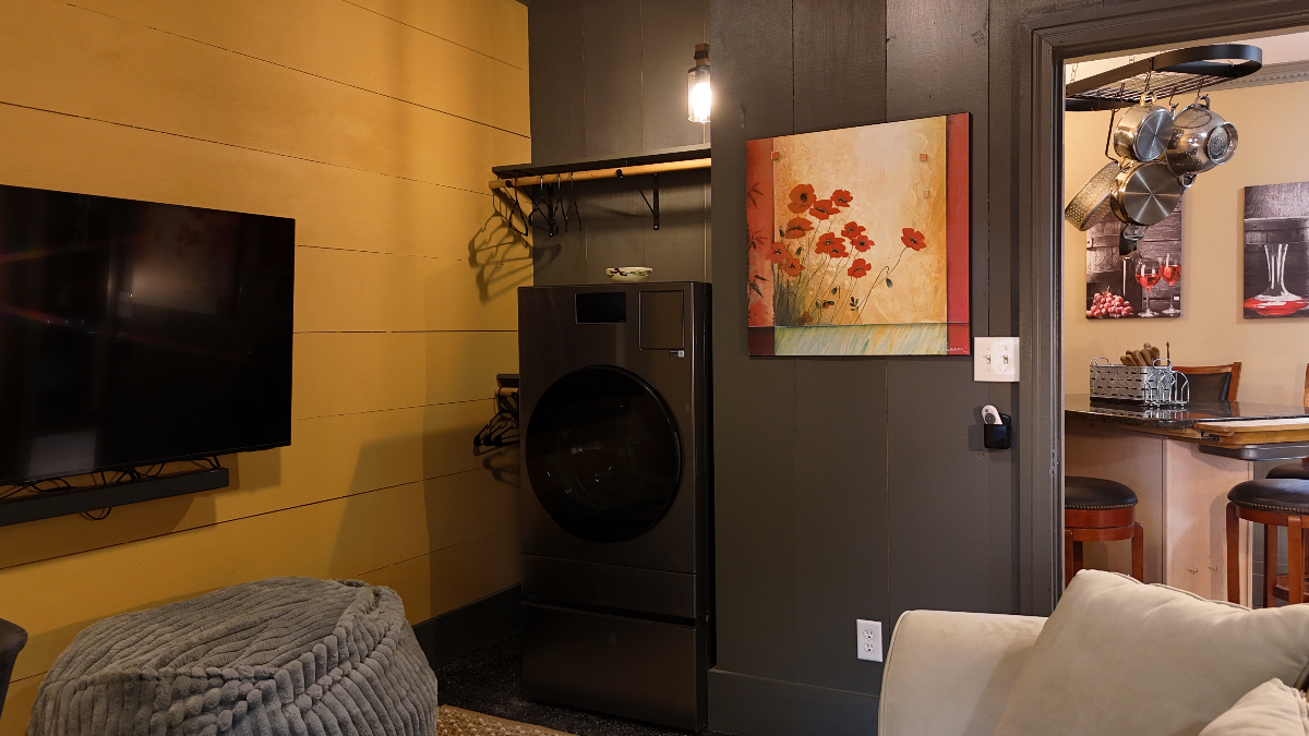 Beautifully created apartment minutes away from St Josephs, Crouse and Upstate Hospitals - Photo 8