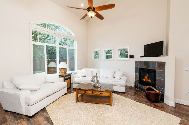 Home w/ OFFICE -Cathedral Ceiling, WD, Quiet Cul-d-sac VIEW! - Photo 2