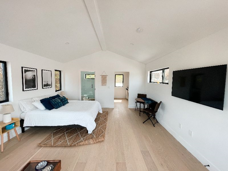 Beautiful Brand New Standalone House - Prime Mid City Location - Photo 5