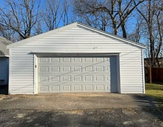 2 bedroom 1 bath-- 5 minutes to Strong Memorial Hospital and U of R - Photo 2