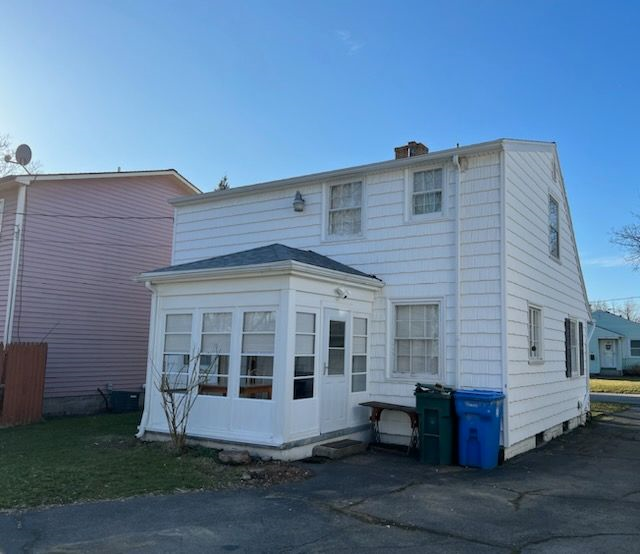 2 bedroom 1 bath-- 5 minutes to Strong Memorial Hospital and U of R - Photo 1
