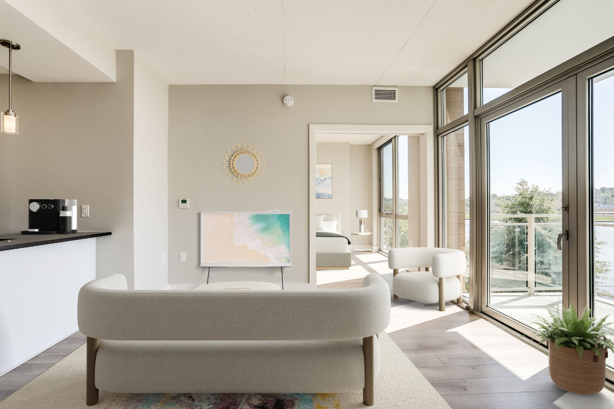 One-of-a-kind, luxury condo in the heart of Washington - Photo 7
