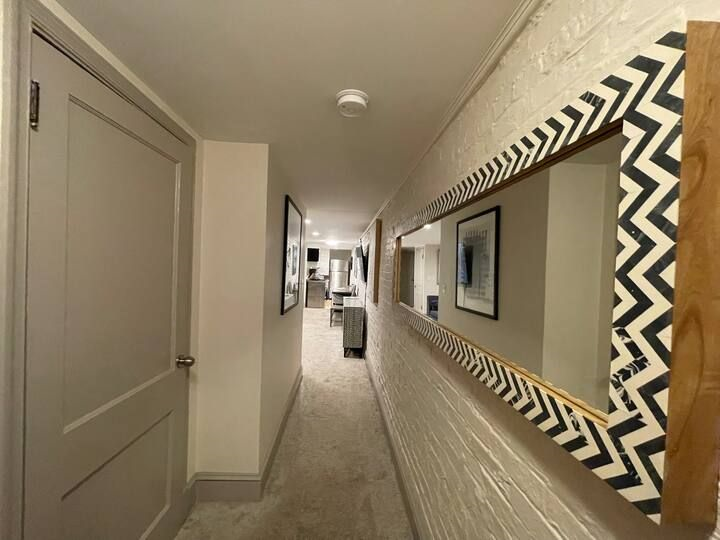 EAST NOMA STUNNING - PRIVATE LOWER-LEVEL- FULLY FURNISHED - MOVE-IN-READY - OPEN SPACE - 1 BEDROOM - - Photo 4