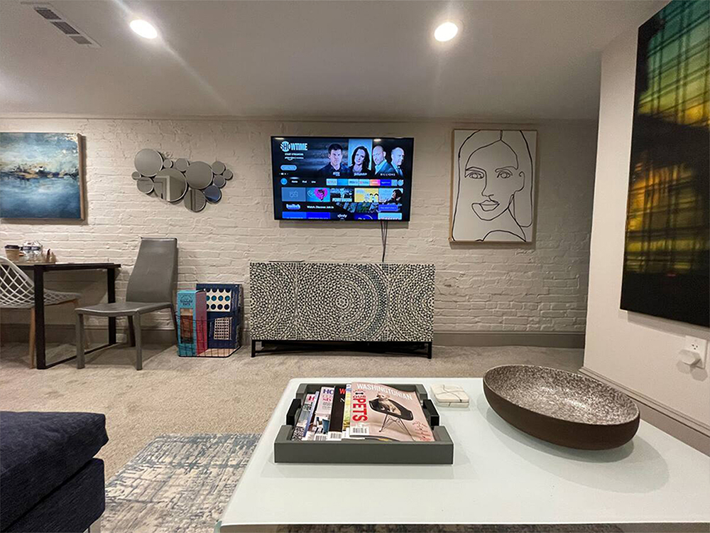 EAST NOMA STUNNING - PRIVATE LOWER-LEVEL- FULLY FURNISHED - MOVE-IN-READY - OPEN SPACE - 1 BEDROOM - - Photo 9