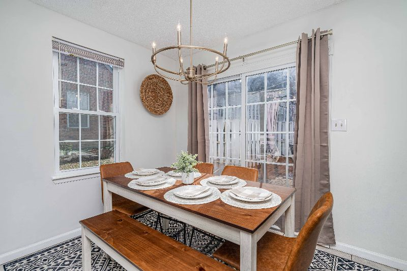 Pet-friendly, clean, modern, convenient 3 BR townhome-1102 - Photo 9