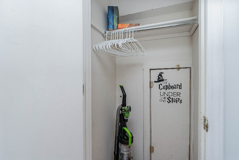 Pet-friendly, clean, modern, convenient 3 BR townhome-1102 - Photo 11