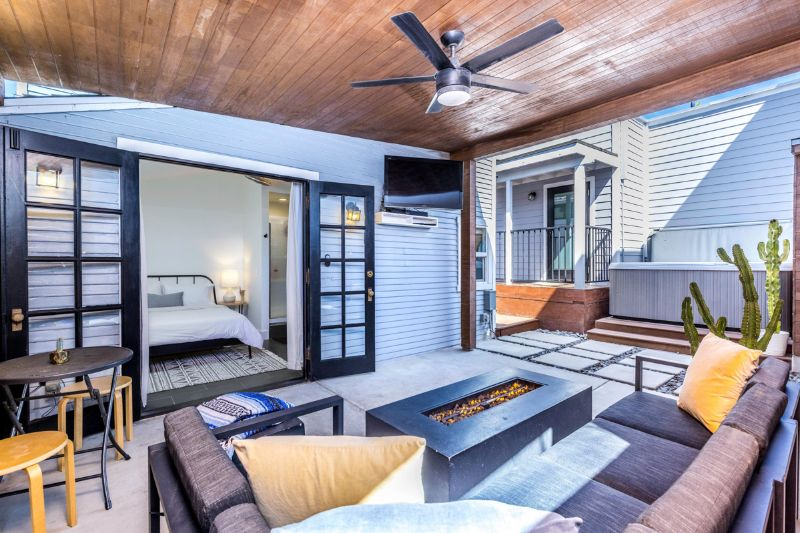 Private Studio with Hot Tub and Large Outdoor Space - Photo 1