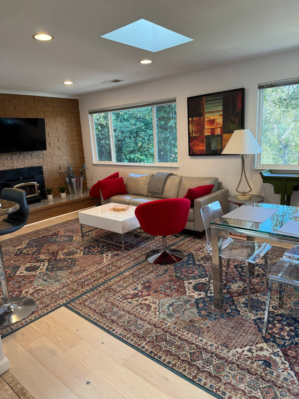 San Rafael House 4 BR & 3BA