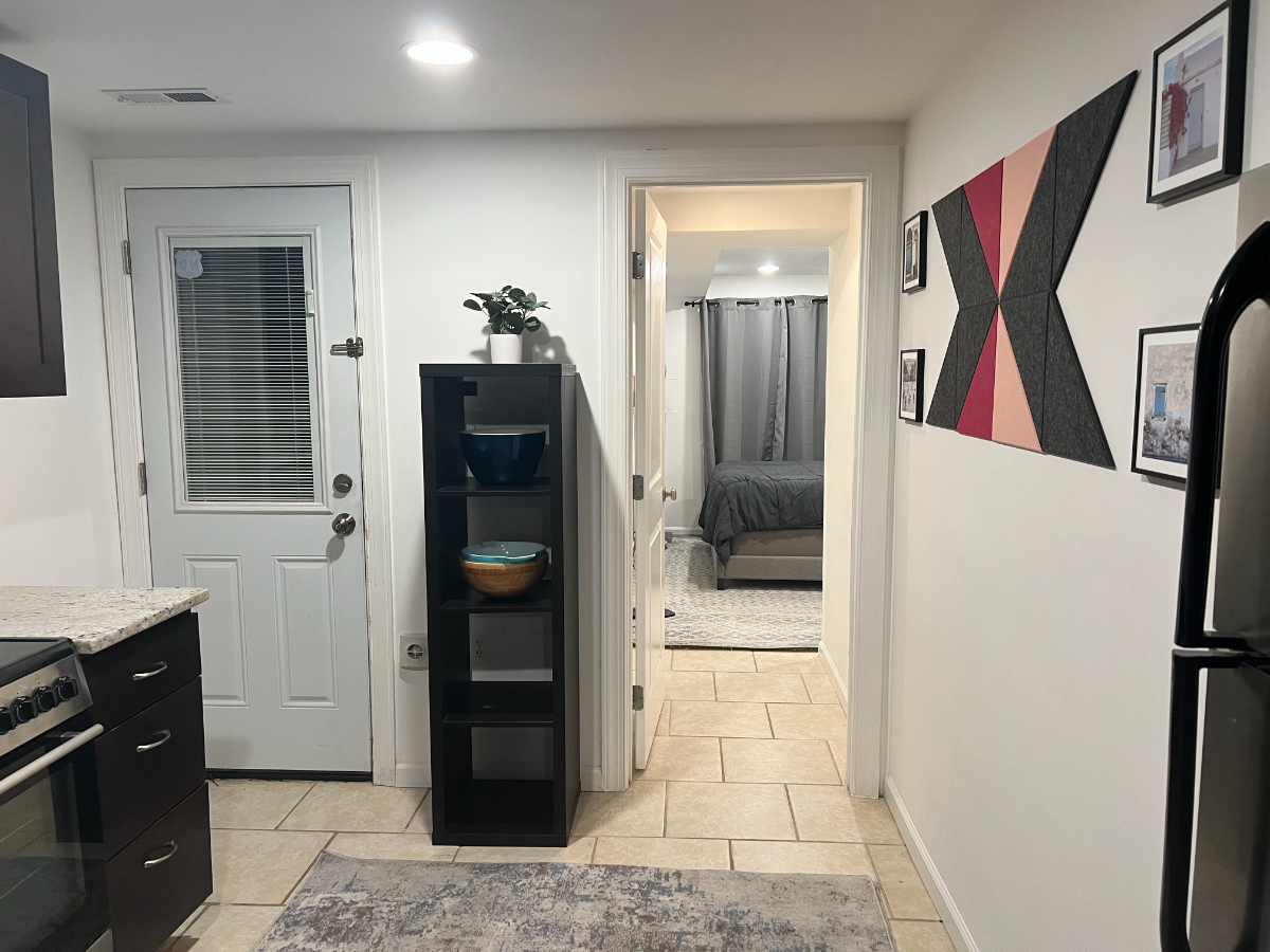 Gorgeous 1 Bedroom walking distance to Metro - Photo 7