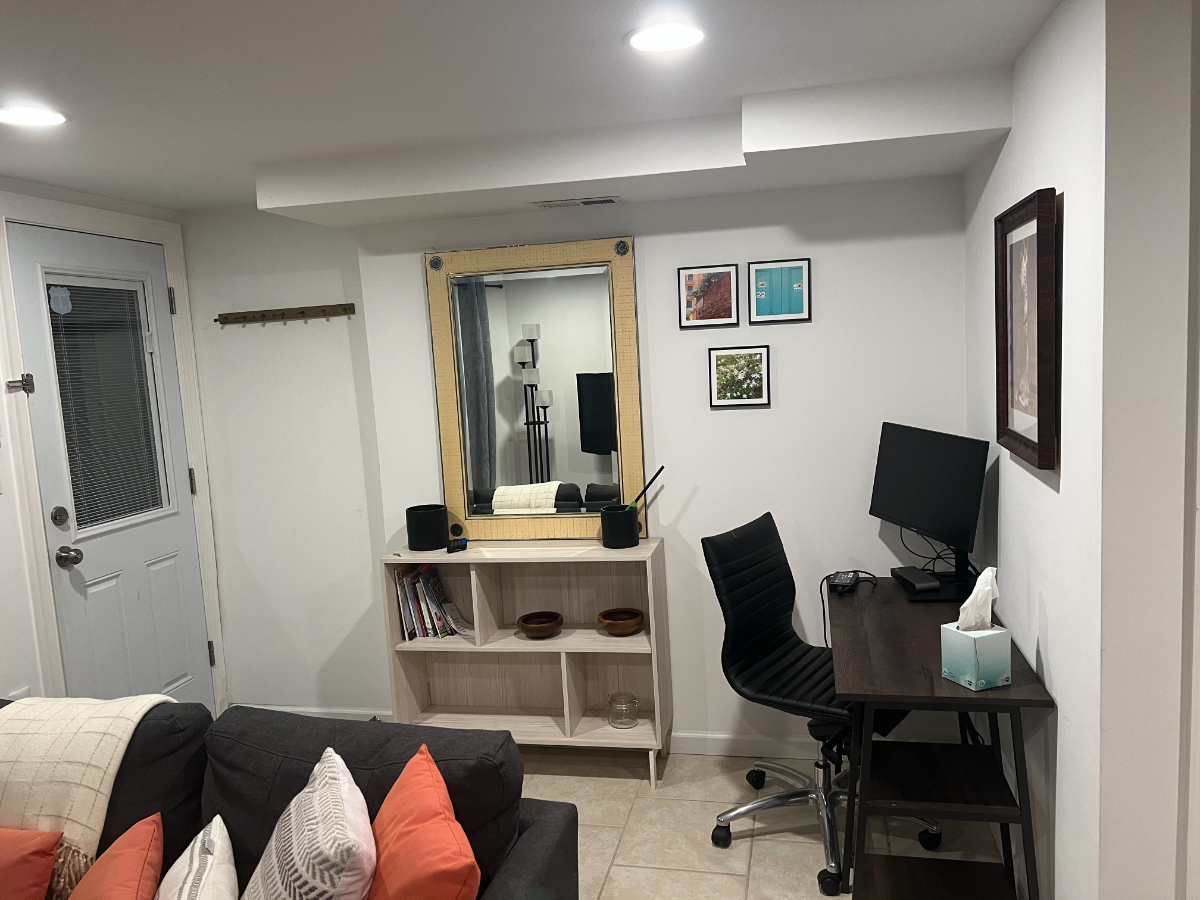 Gorgeous 1 Bedroom walking distance to Metro - Photo 2