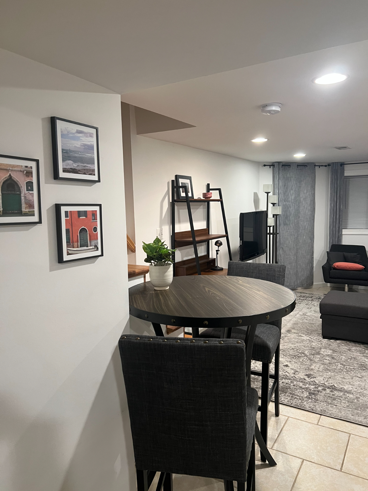 Gorgeous 1 Bedroom walking distance to Metro - Photo 5