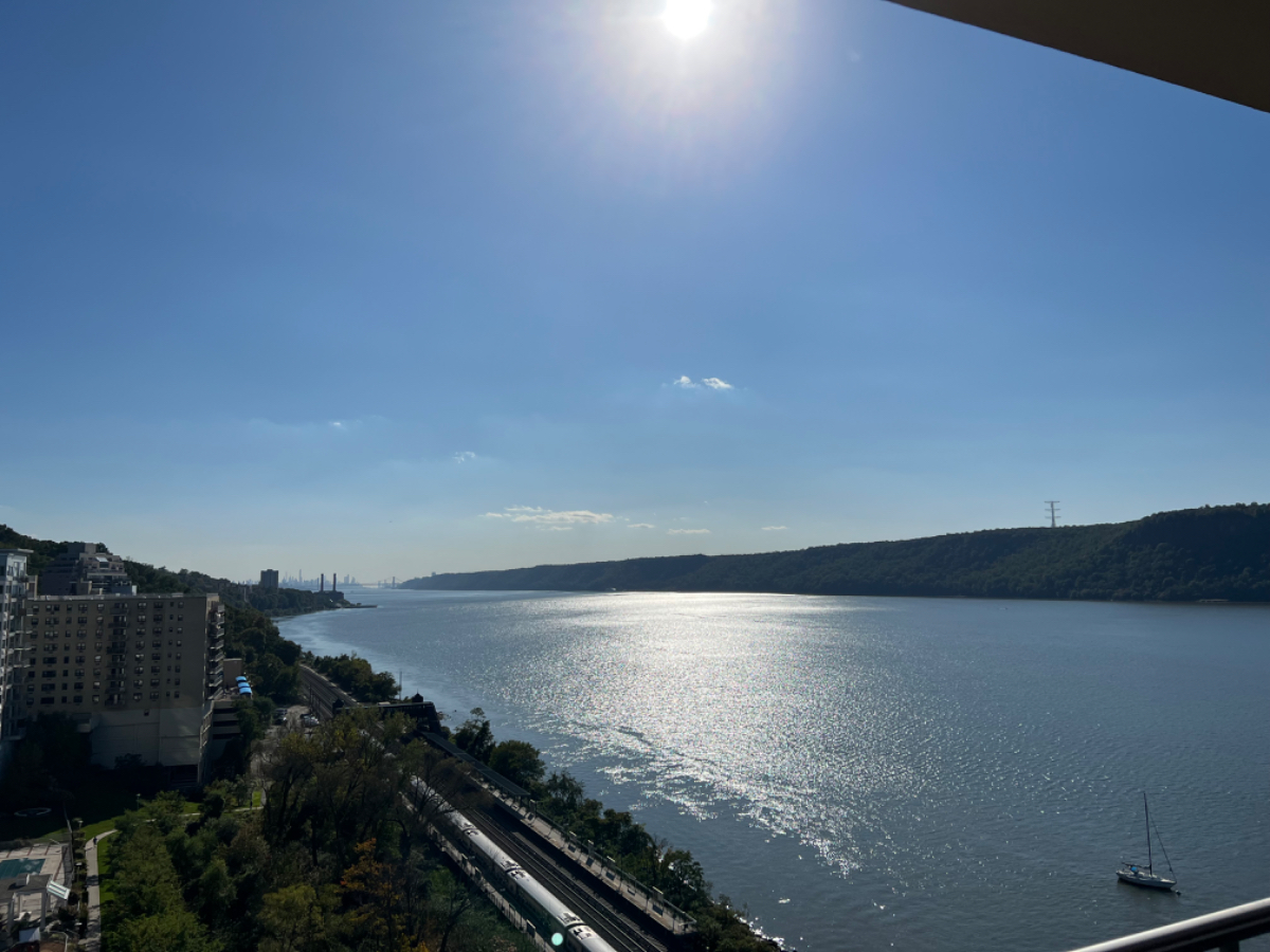 Waterfront Views with All Included - Photo 10