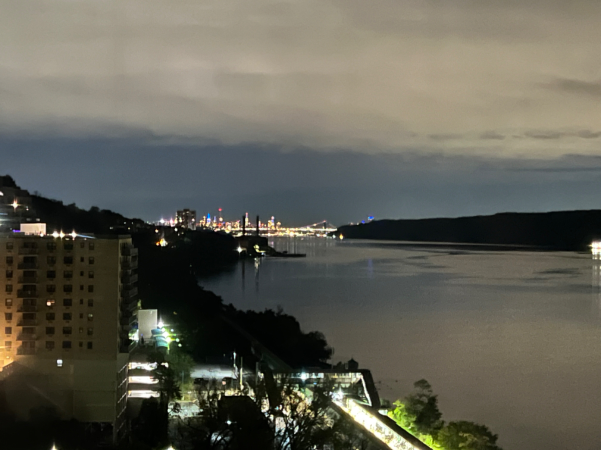 Waterfront Views with All Included - Photo 11