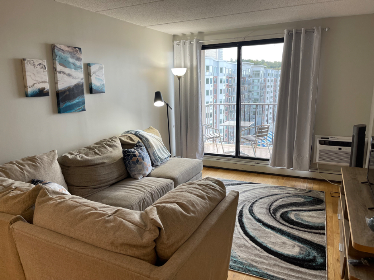 Waterfront Views with All Included - Photo 4