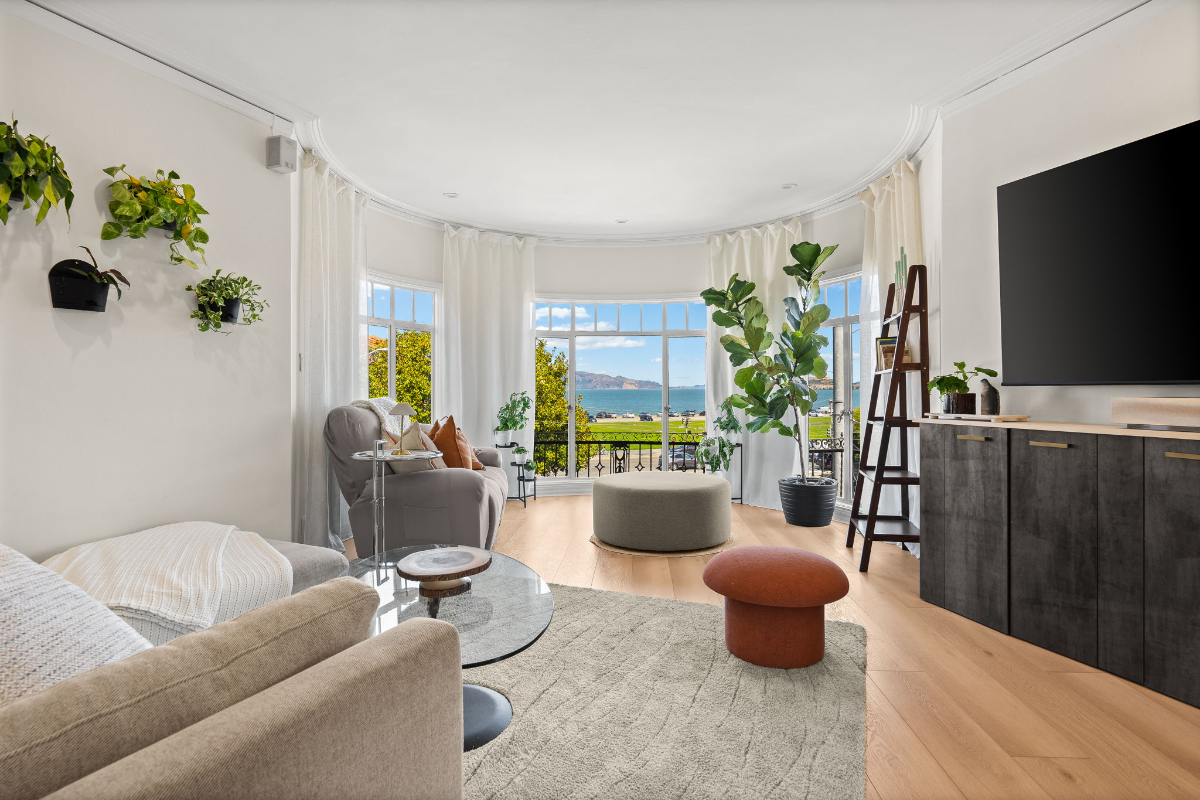 Water Views · Top Location · Beautiful Space - Photo 1