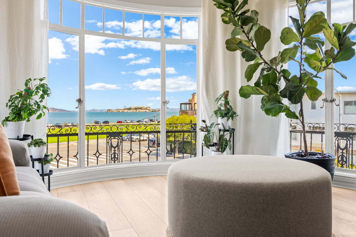 Water Views · Top Location · Beautiful Space - Photo 2