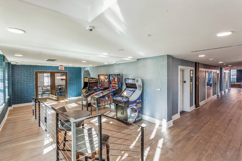 A Luxury Downtown 1-Bedroom w/ a Roof Top pool  Spectacular Views - Photo 2
