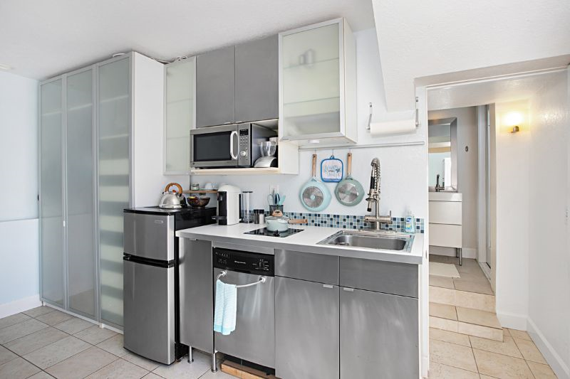 Beachside Studio Condominium - Photo 5