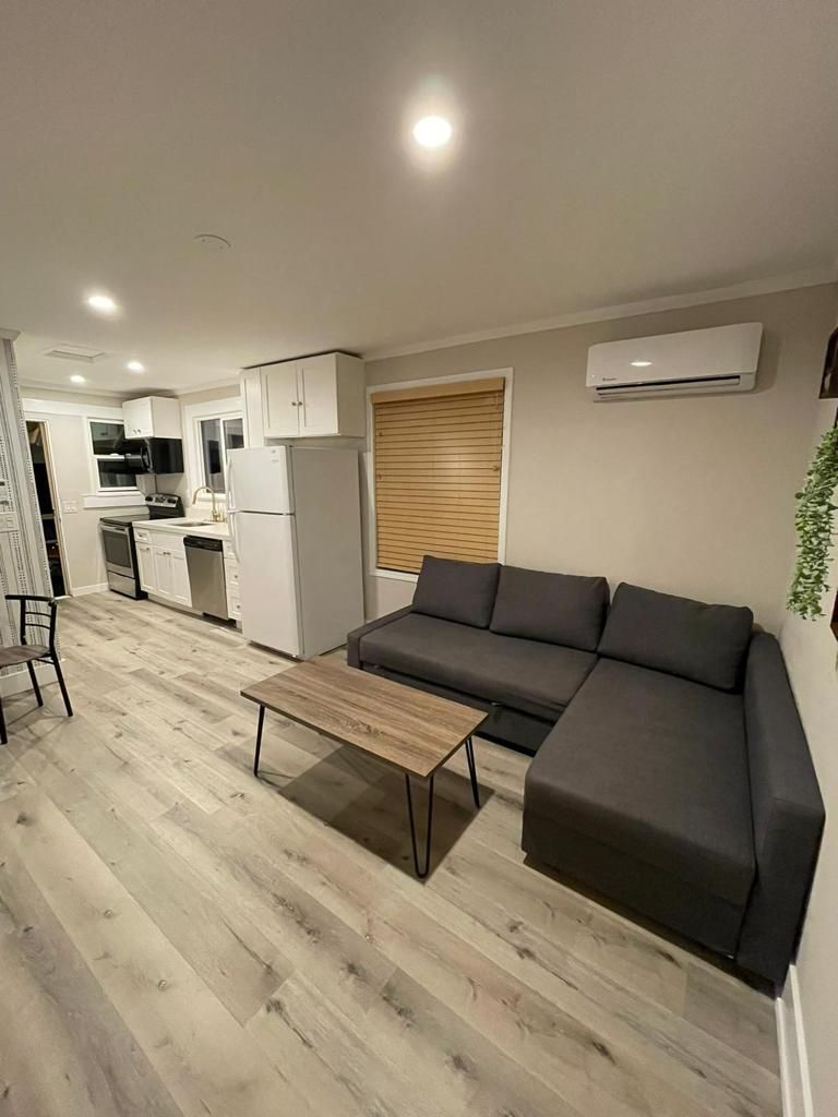1 Bedroom Furnished Apartment w/ patio - Photo 3
