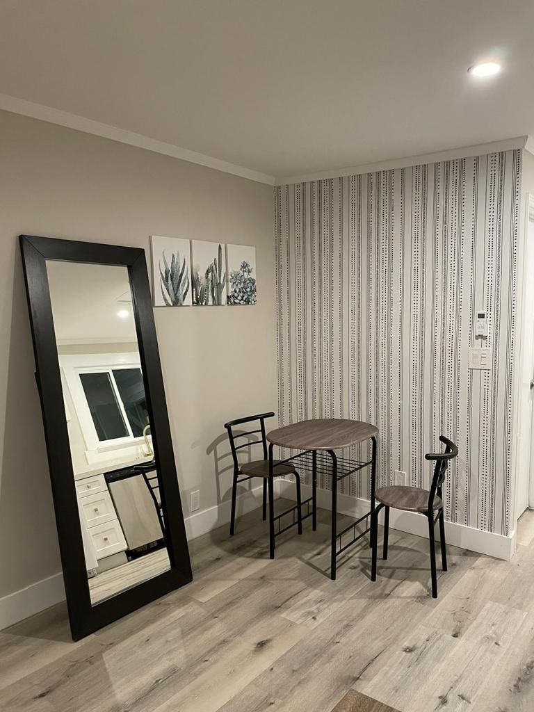 1 Bedroom Furnished Apartment w/ patio - Photo 5