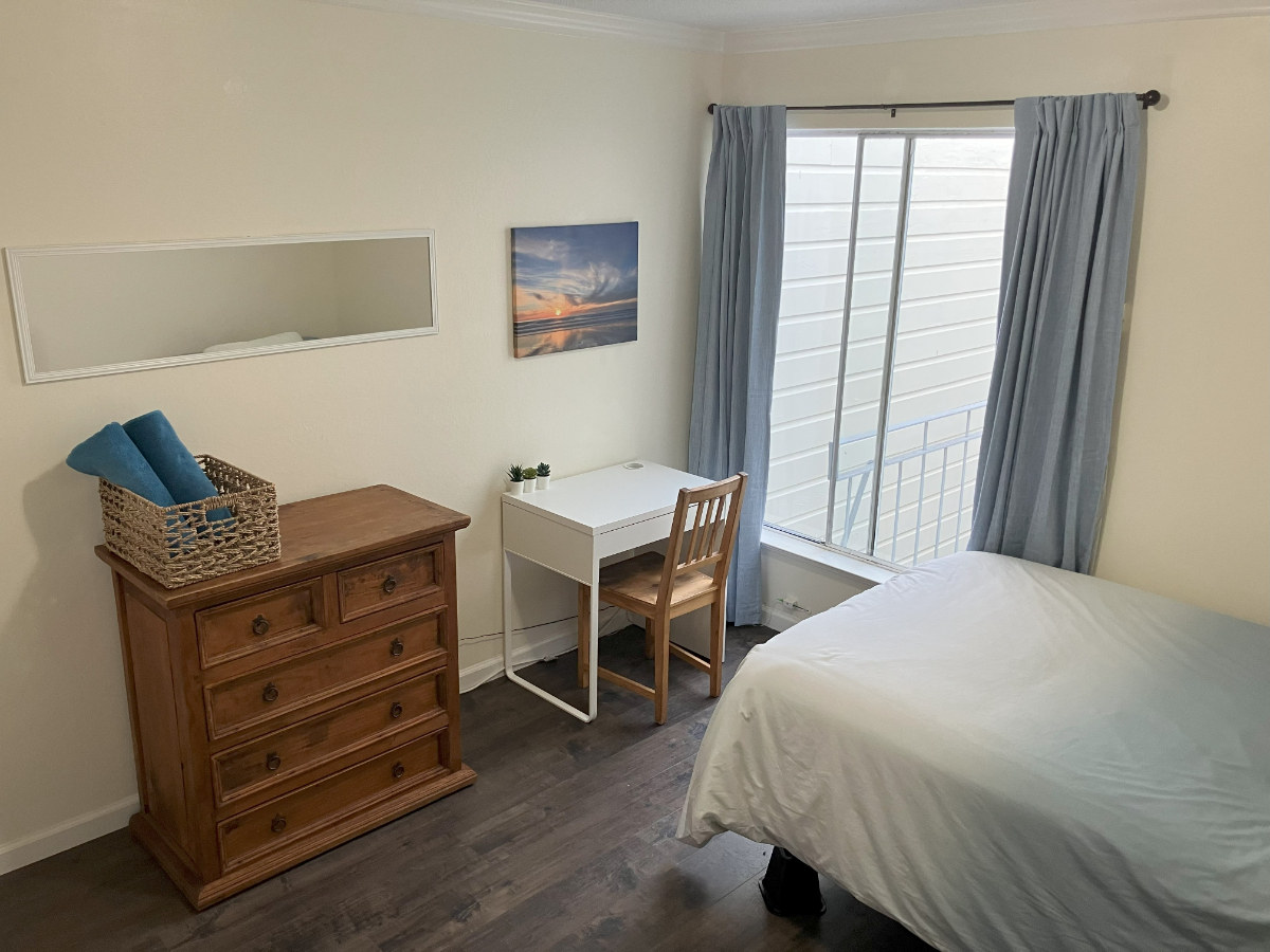 Quiet Bedroom Near Ocean Beach and Golden Gate Park - Photo 2